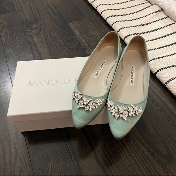 [SOLD] Authentic Manolo Blahnik Flats Size 7 - Picture 1 of 4